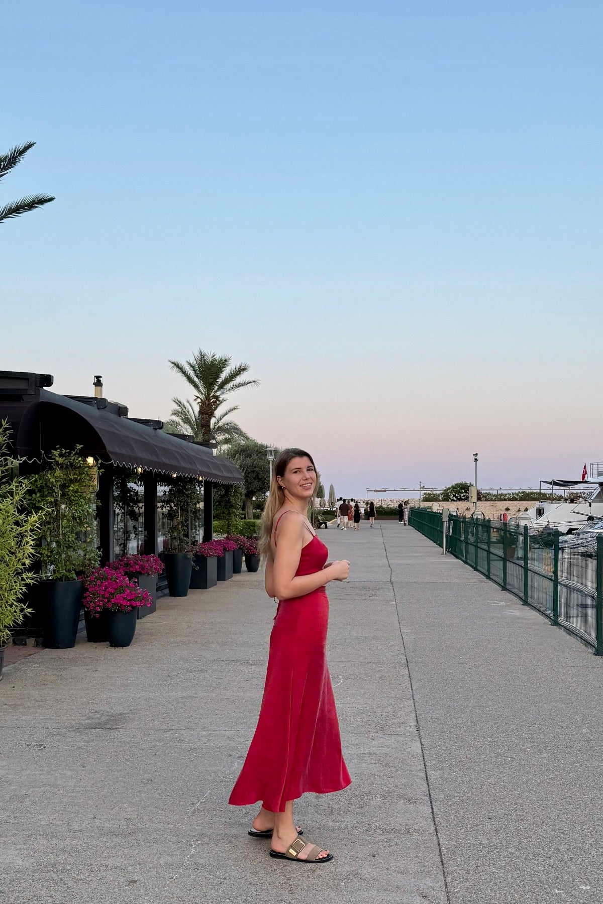 RED BAMBOO SLIP SKIRT